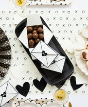 Load image into Gallery viewer, XOX1008 - Envelope Treat Boxes