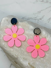 Load image into Gallery viewer, Groovy Glitter Flower Dangle Earrings: White