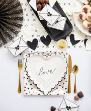 Load image into Gallery viewer, XOX1008 - Envelope Treat Boxes