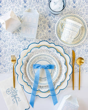 Load image into Gallery viewer, PEM1020 - Pembroke Floral Paper Table Runner