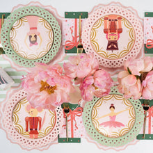 Load image into Gallery viewer, Sage Basketweave Dinner Paper Plates
