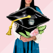 Load image into Gallery viewer, Graduation Cap Foil Balloon – 26" x 22"
