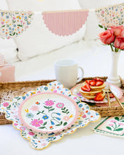 Load image into Gallery viewer, Floral Pattern 9" Plate
