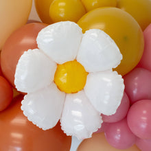 Load image into Gallery viewer, Small Daisy Flower Foil Balloon (18 Inches)
