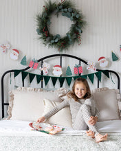 Load image into Gallery viewer, Santa Face Shaped Paper Plate
